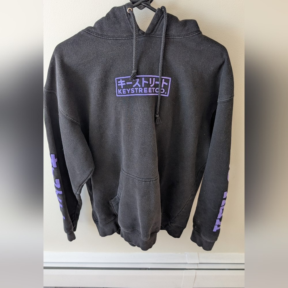 Keystreet co. Men's Pullover black hoodie from Tilly's. Size large - Picture 2 of 11